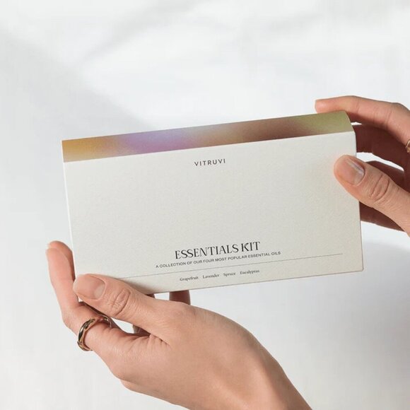 NWT VITRUVI Essentials Oil Kit - Picture 3 of 4